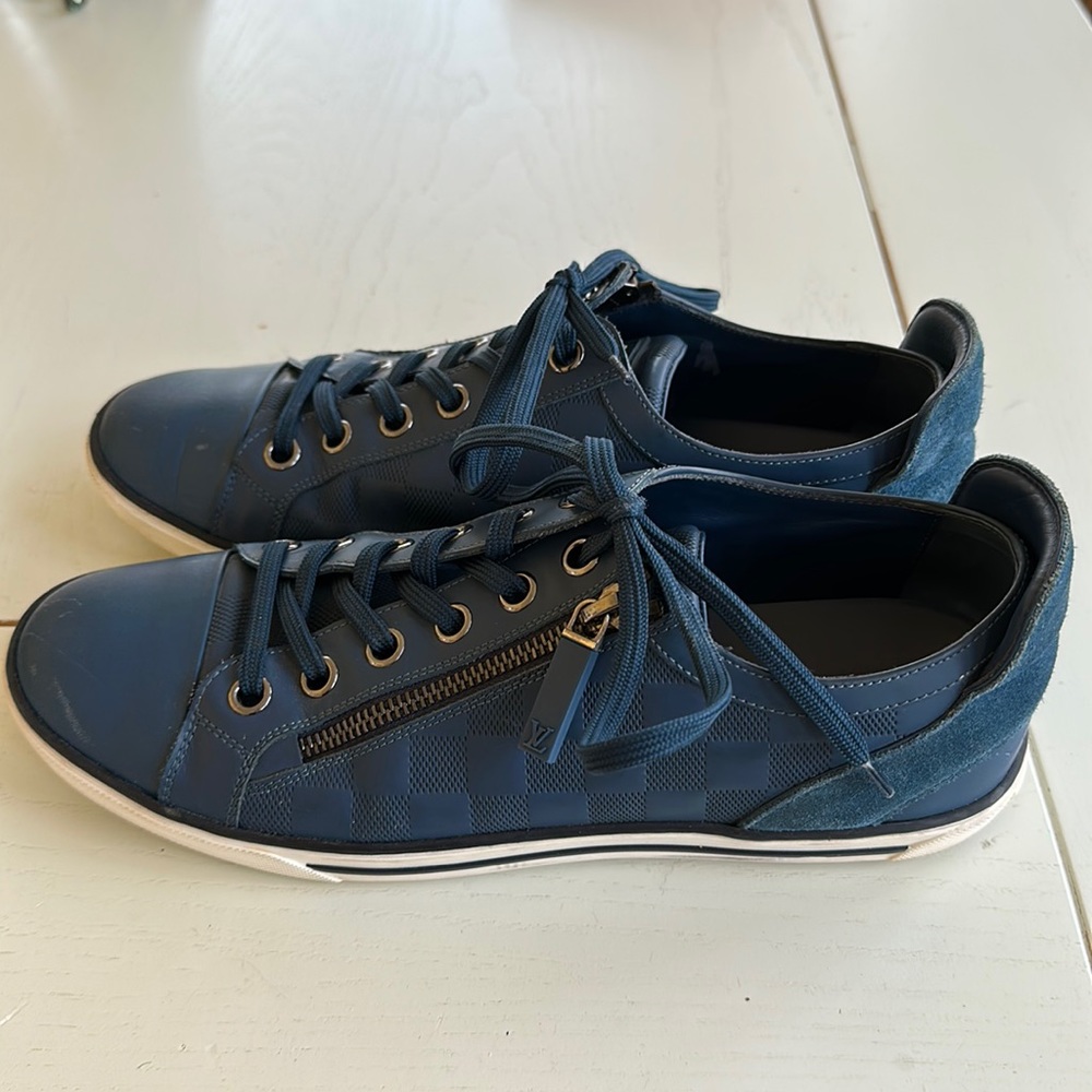 Louis Vouitton mens navy sneakers with suede